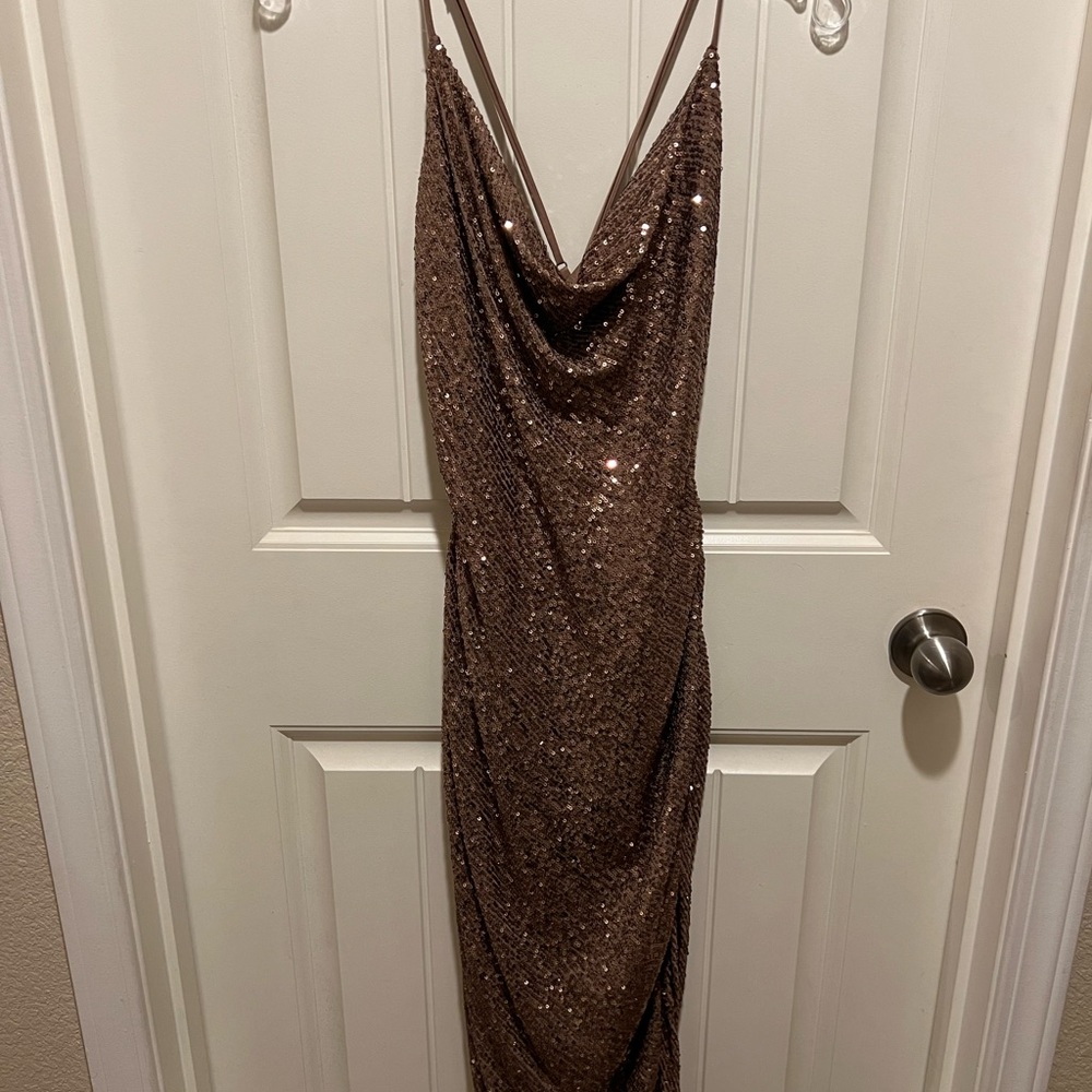 Elegant Sequin Evening Dress in Bronze